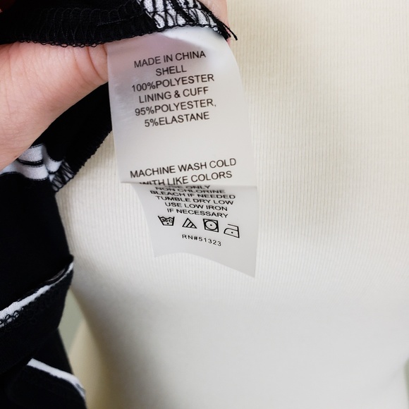 Vince Camuto Sheer Grid Pattern Long Sleeve NWT - Picture 6 of 6